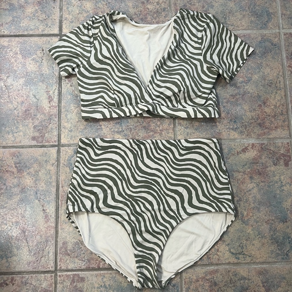 Andie Swimwear Size Large | Bias Stripe Olive | Andie Bikini Andie Swimsuit
